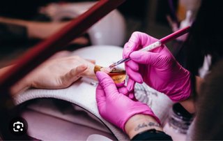 Se necesita manicurista - esteticién  en Triana