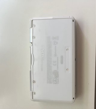 Nintendo 3DS Blanca + SD 2GB + Lápiz