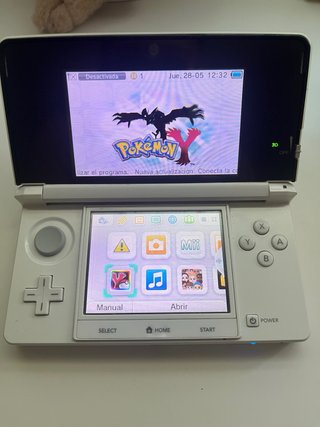 Nintendo 3DS Blanca + SD 2GB + Lápiz
