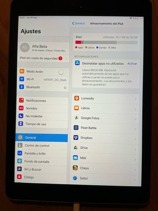 Apple iPad Air.