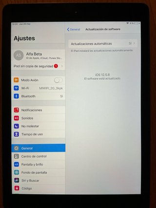 Apple iPad Air.