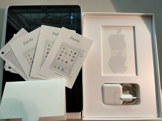 Apple iPad Air.