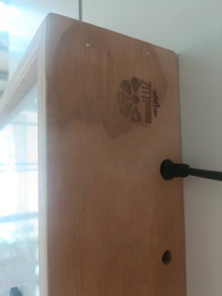 Mesa de luz con mando