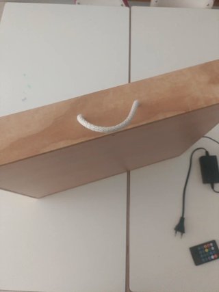 Mesa de luz con mando