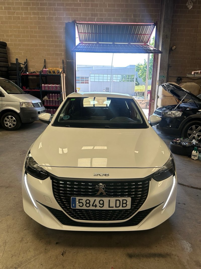 Peugeot 208 2020, foto 2