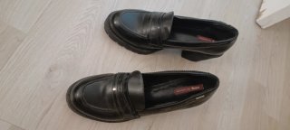 Mocasines Mustang tacón negros