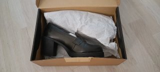 Mocasines Mustang tacón negros