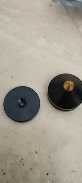 Puntas Desacoplo Spikes para Altavoces (Negro/Dora