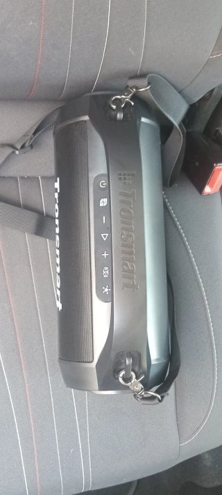Altavoz Tronsmart Negro y Gris