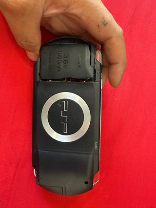 Sony PSP 1004 con 128 GB e adattatore micro SD