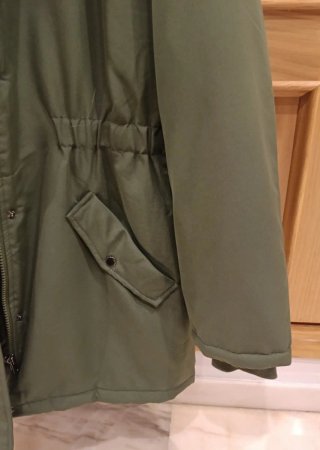 Parka verde Only con capucha y pelo