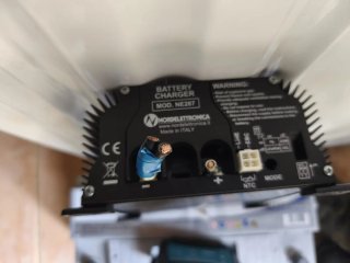 Kit solar Varta AGM 100Ah +cargador+ regulador PWM