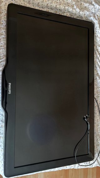 PS4 + 2 mandos + COD MW + TV PHILIPS 43”(No Smart)