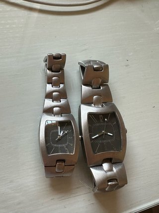 Set di 2 Orologi Argentati con Quadrante Nero