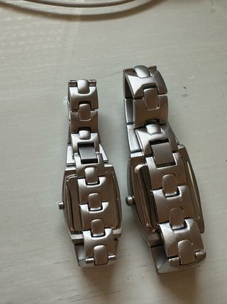 Set di 2 Orologi Argentati con Quadrante Nero