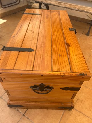 Baúl/Zapatero Madera con Herrajes Metálicos