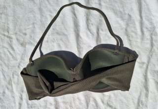 Costume bikini verde oliva a costine