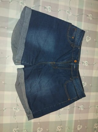 Pantalón vaquero corto talla 40