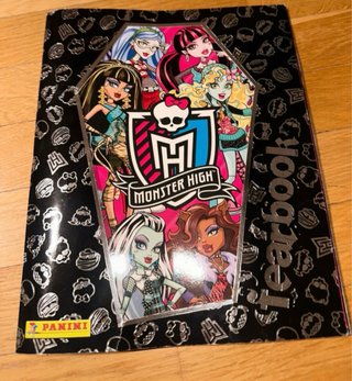 Álbum Panini Monster High completo