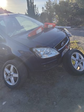 Ford C-MAX 2004.