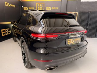 Porsche Cayenne 2021