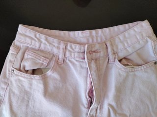 Pantalón vaquero rosa de rayas