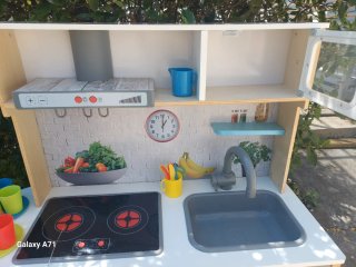 Cocinita de madera para niños