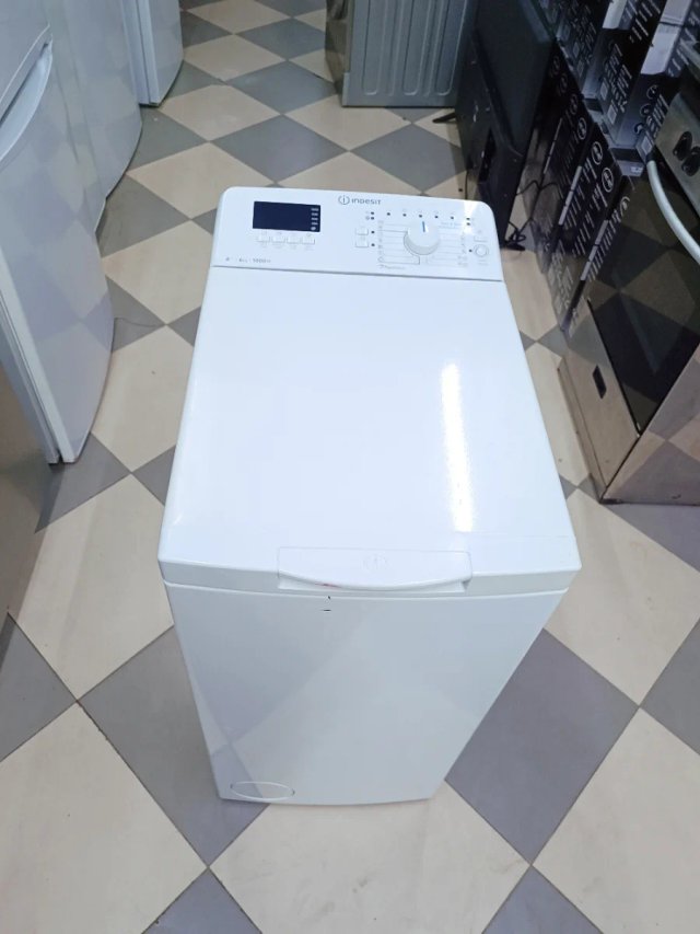 Lavadora 'INDESIT' 6kg 1000rpm A+++