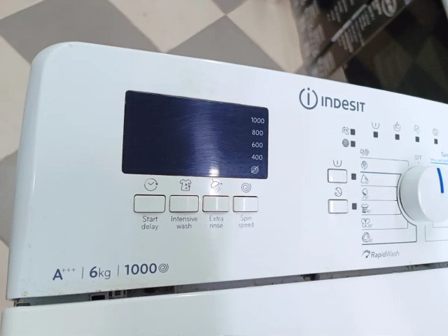 Lavadora 'INDESIT' 6kg 1000rpm A+++