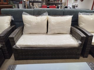 Conjunto terraza: sofá, sillones y mesa