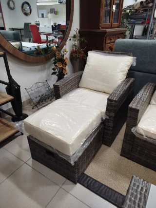 Conjunto terraza: sofá, sillones y mesa