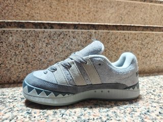 Neighborhood x Adidas Adimatic Carbón