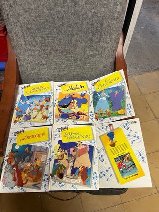 32 libros colección audiolibros Disney.