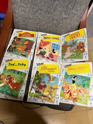 32 libros colección audiolibros Disney.