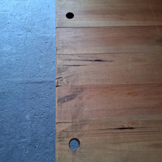 Mesa de madera y metal