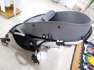 Carrito Bugaboo gris