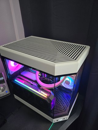 PC Gaming Ryzen 9700X,Msi X870E Carbon,RTX 5070 Ti