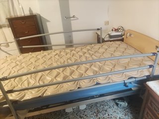 Cama articulada con mando