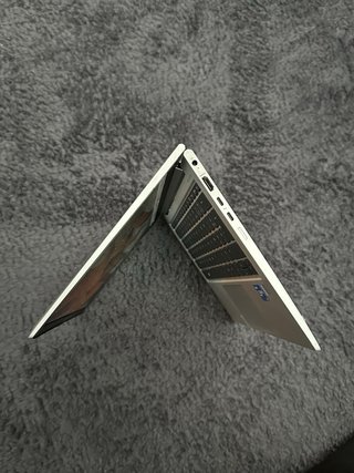 HP Elitebook 830 G8