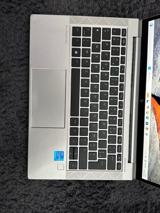 HP Elitebook 830 G8
