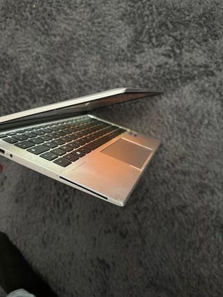 HP Elitebook 830 G8