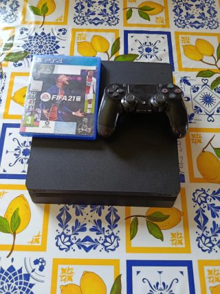 Consola PS4 Slim 1TB Negra + FIFA 21