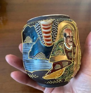 Lattiera vintage orientale decorata a mano