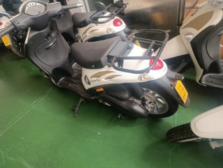 Piaggio Liberty 50 4t nueva,sin estrenar.