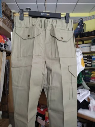 Pantalón caqui corte recto talla 36,38,40