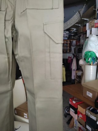 Pantalón caqui corte recto talla 36,38,40