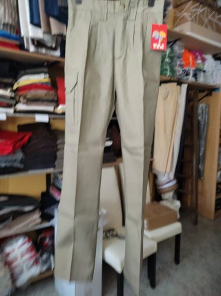 Pantalón caqui corte recto talla 36,38,40