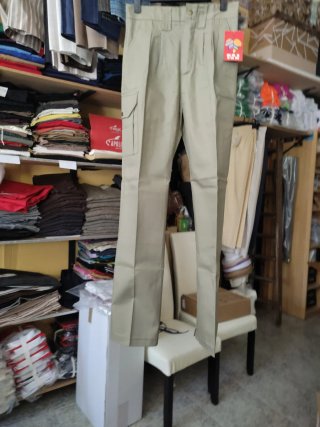 Pantalón caqui corte recto talla 36,38,40