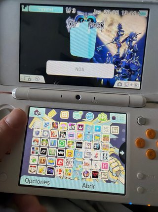 Nintendo 2DS XL Naranja y Blanca