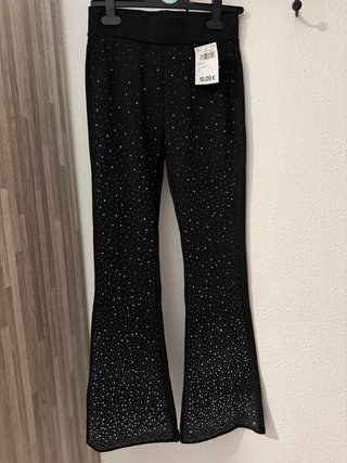Pantalones pitillo negros con brillos